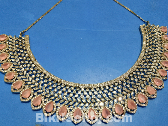 Diamond cut neckless set